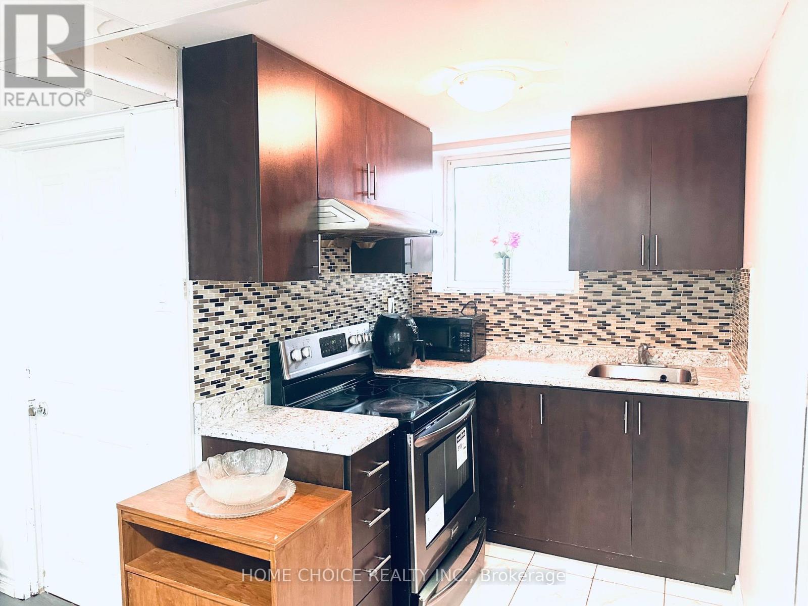 Lower Level - 130 Earnscliffe Circle, Brampton, Ontario  L6T 2B5 - Photo 4 - W13733852