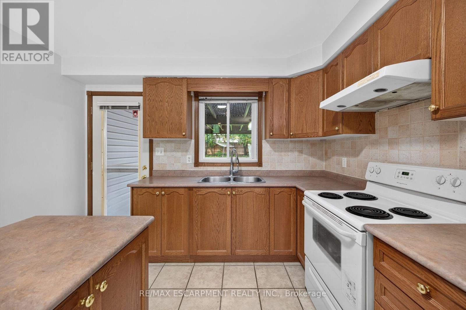 33 Brantdale Avenue, Hamilton, Ontario  L9C 1B6 - Photo 11 - X13733652