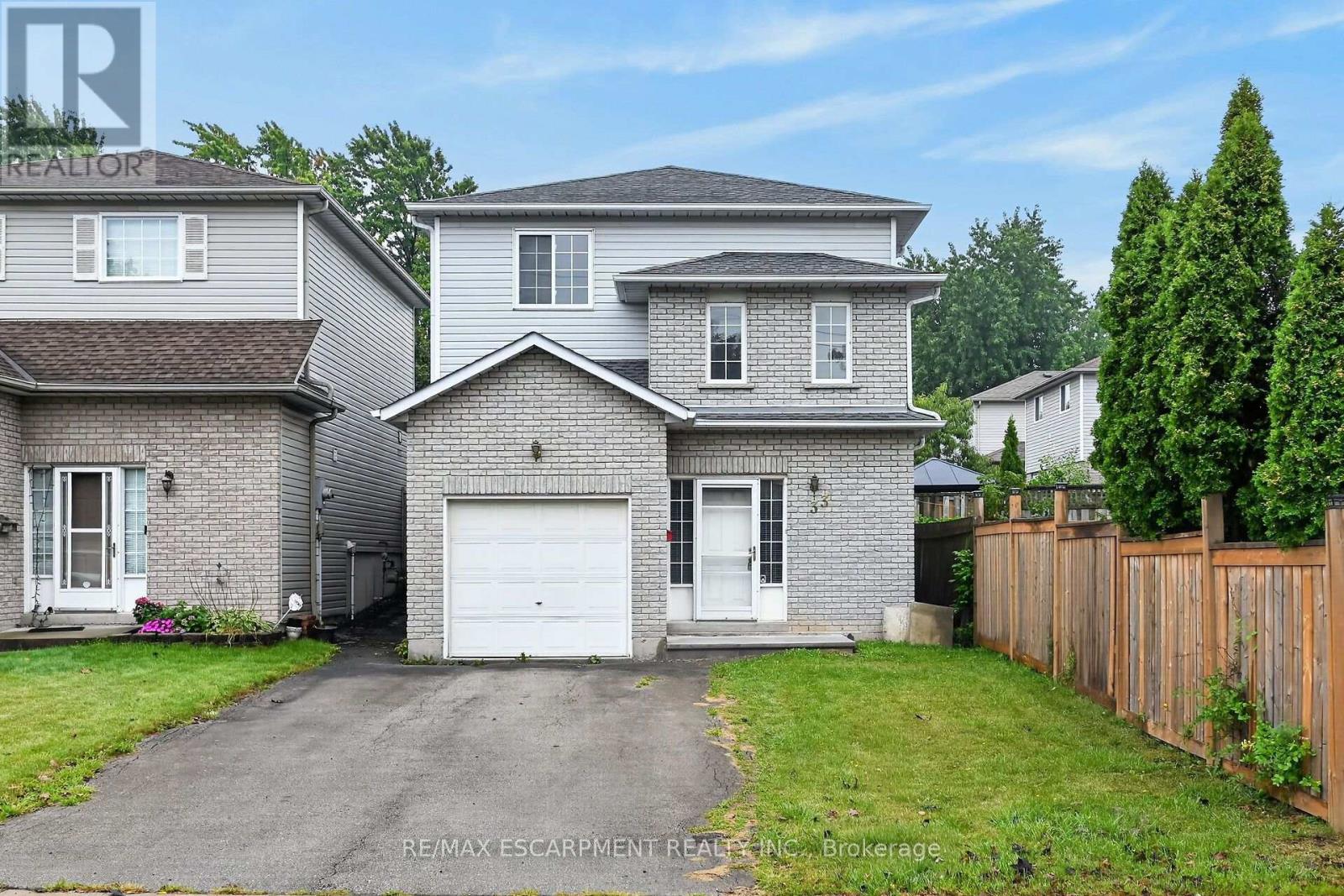 33 Brantdale Avenue, Hamilton, Ontario  L9C 1B6 - Photo 2 - X13733652
