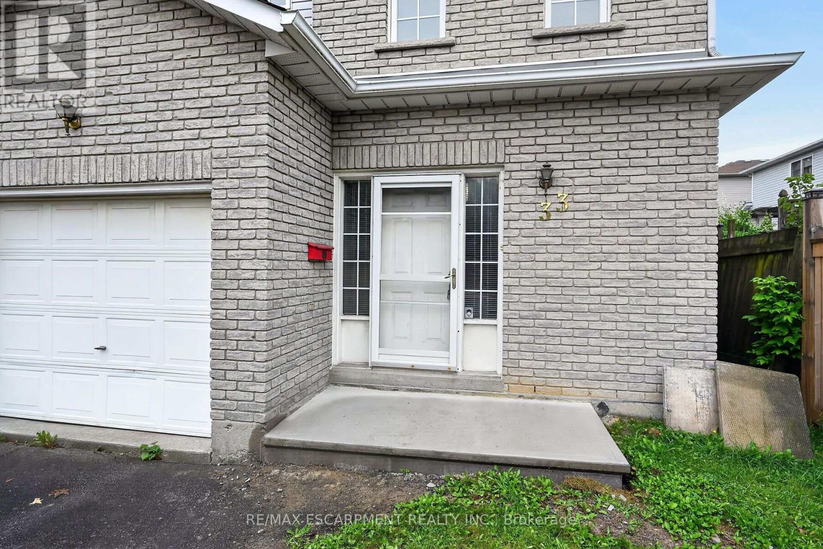 33 Brantdale Avenue, Hamilton, Ontario  L9C 1B6 - Photo 4 - X13733652