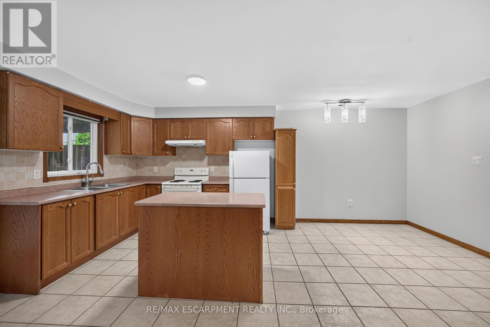 33 Brantdale Avenue, Hamilton, Ontario  L9C 1B6 - Photo 9 - X13733652