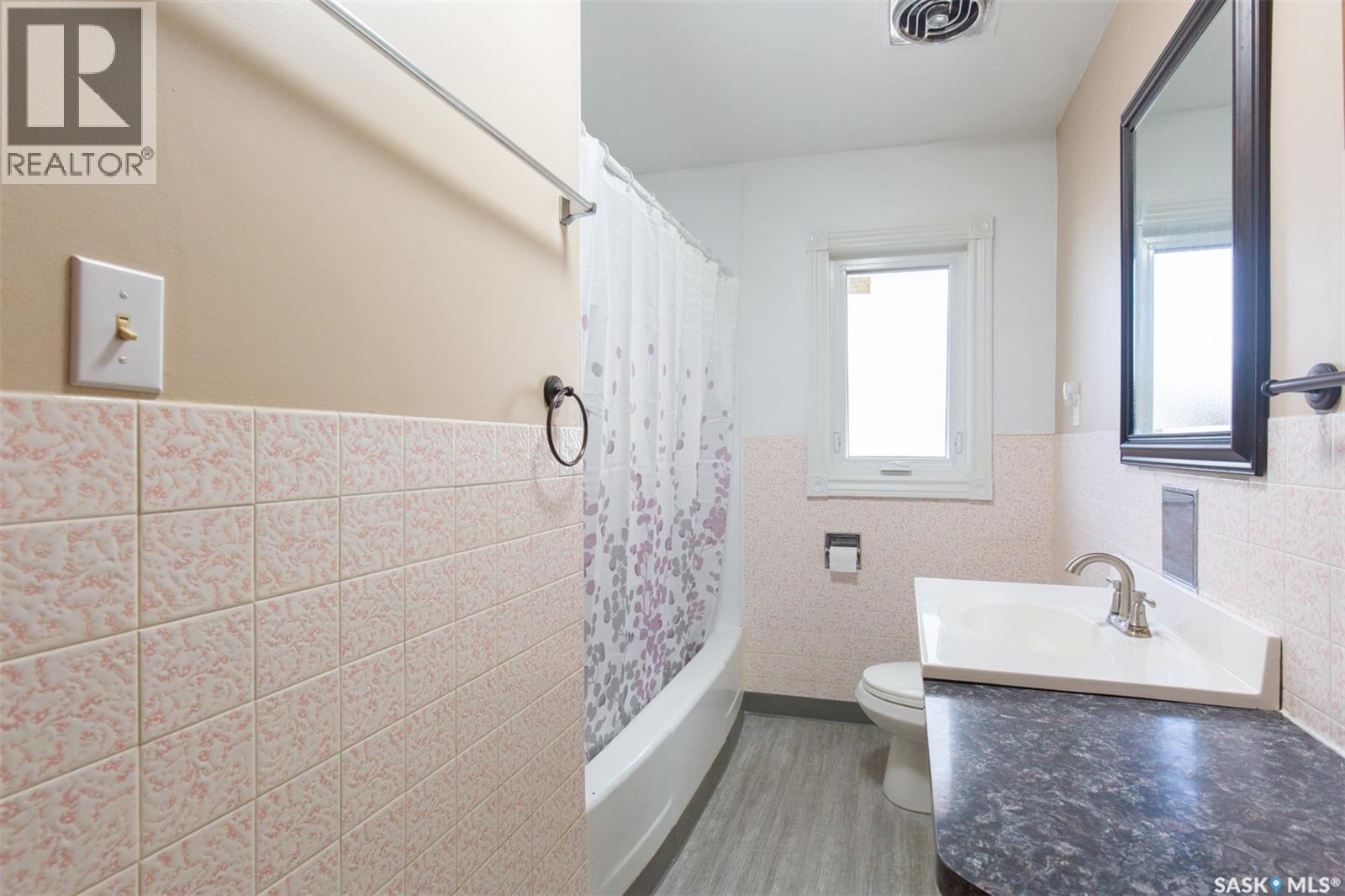 1204 3rd Avenue Nw, Moose Jaw, Saskatchewan  S6H 3V3 - Photo 21 - SK047231