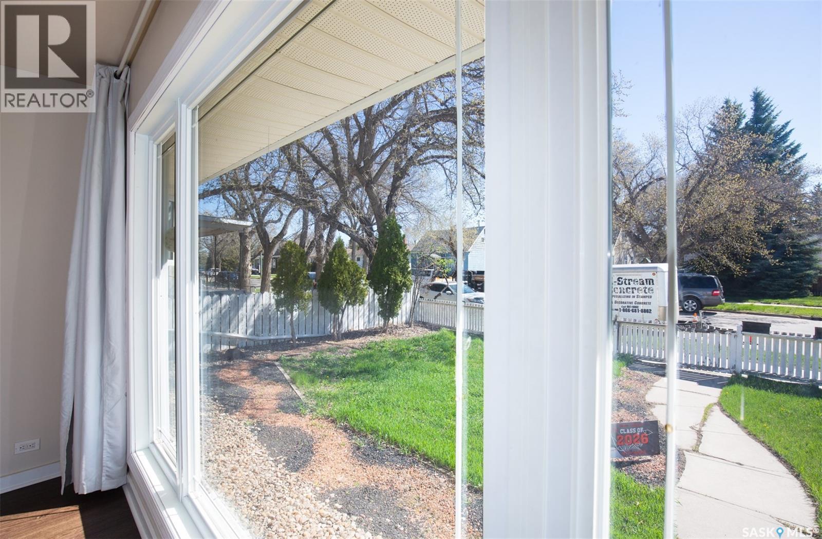 1204 3rd Avenue Nw, Moose Jaw, Saskatchewan  S6H 3V3 - Photo 6 - SK047231