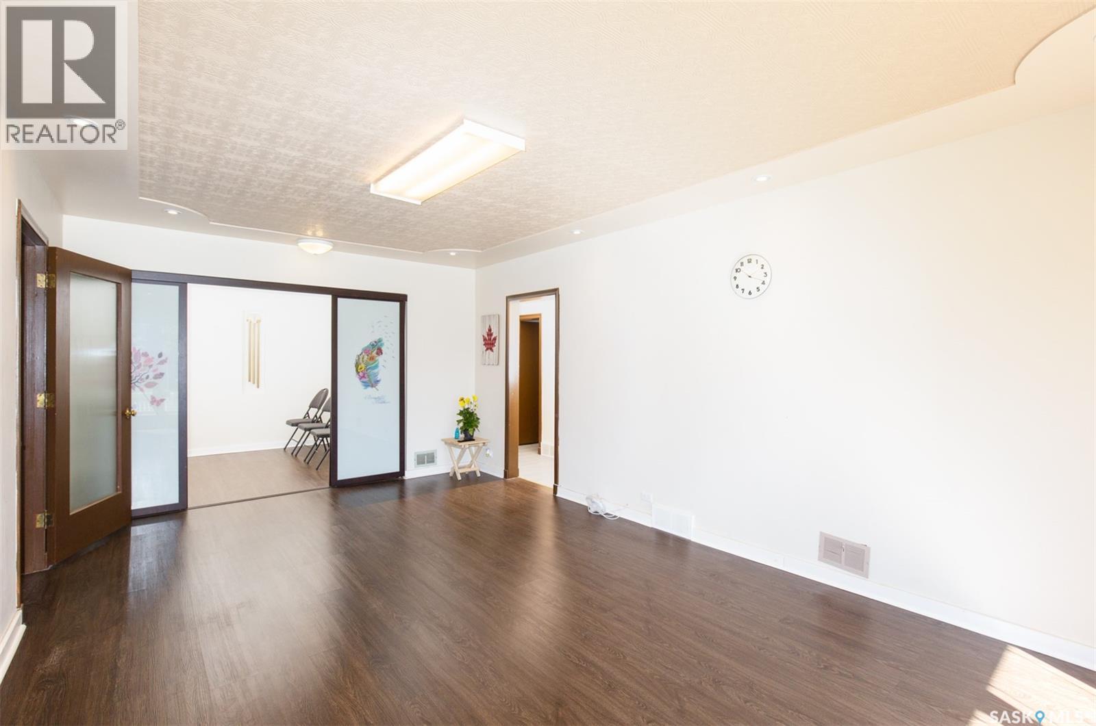 1204 3rd Avenue Nw, Moose Jaw, Saskatchewan  S6H 3V3 - Photo 7 - SK047231
