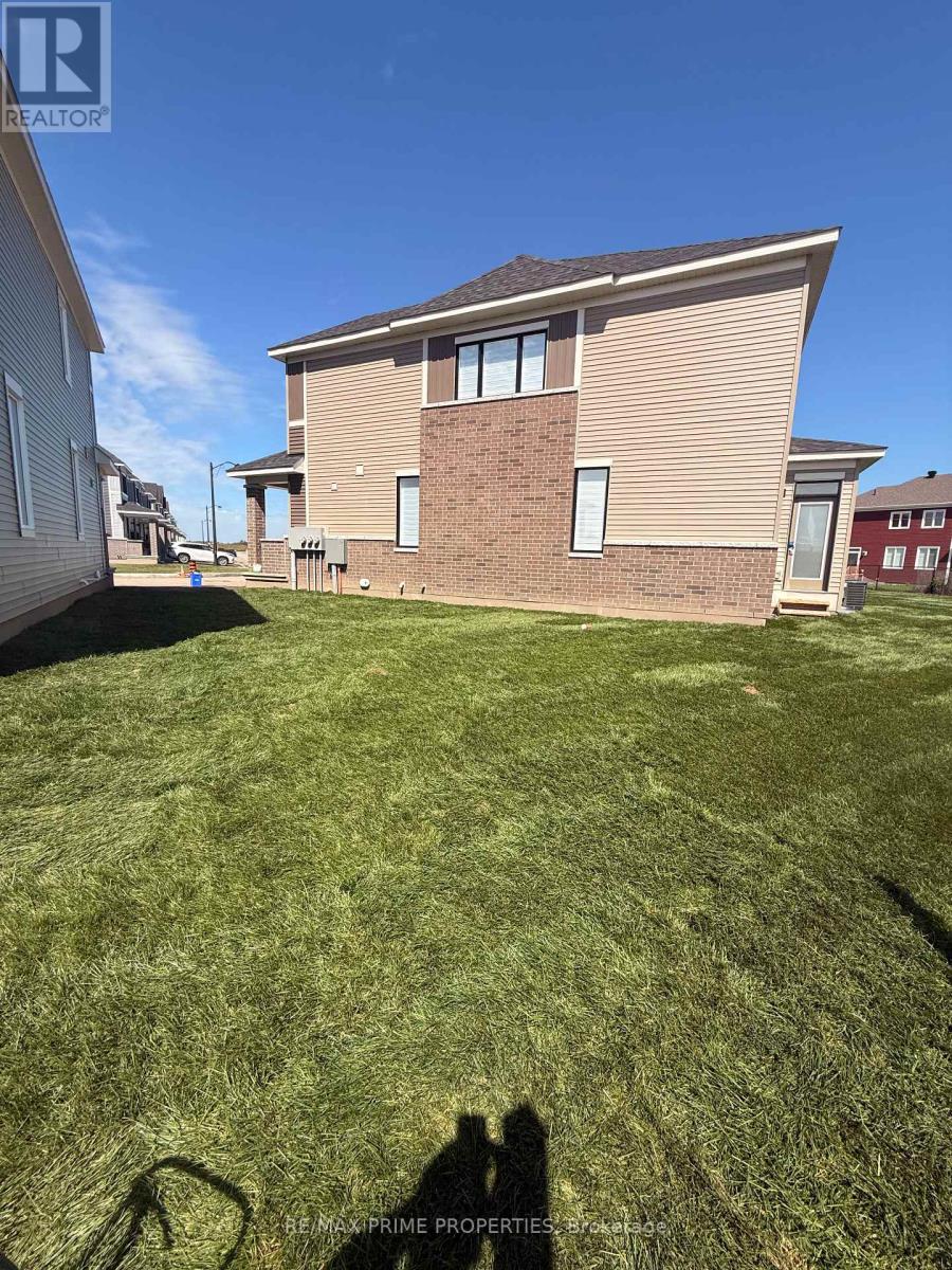 745 Haflinger Row, Ottawa, Ontario  K0A 2Z0 - Photo 3 - X13731510