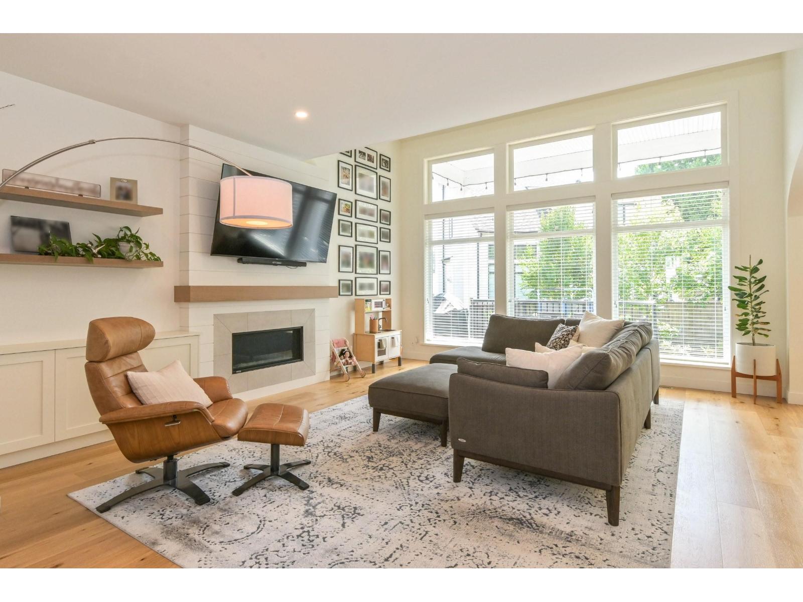 27726 Roundhouse Drive, Abbotsford, British Columbia  V4X 0A5 - Photo 3 - R3160431