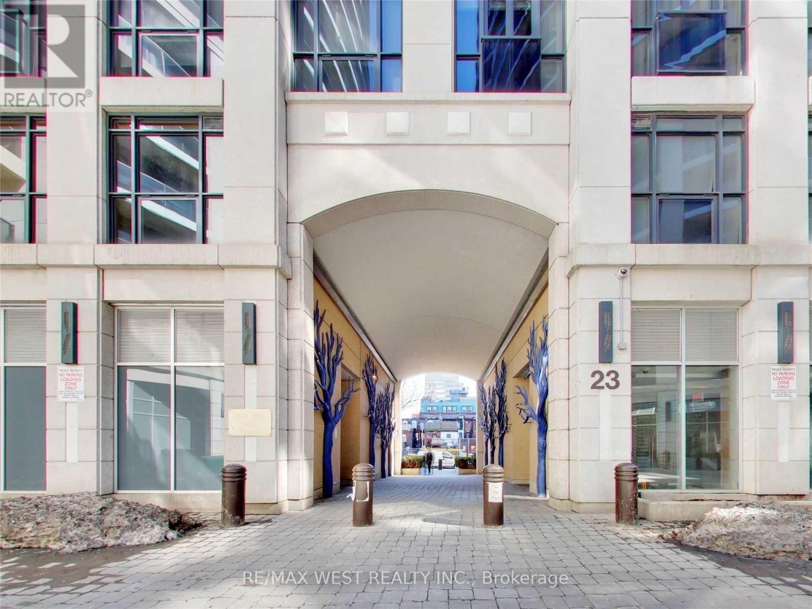 2209 - 21 Carlton Street, Toronto, Ontario  M5B 1L3 - Photo 2 - C13729614