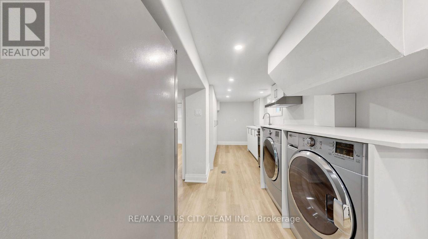 Bsmt - 9 Lesmount Avenue, Toronto, Ontario  M4J 3V5 - Photo 20 - E13733282