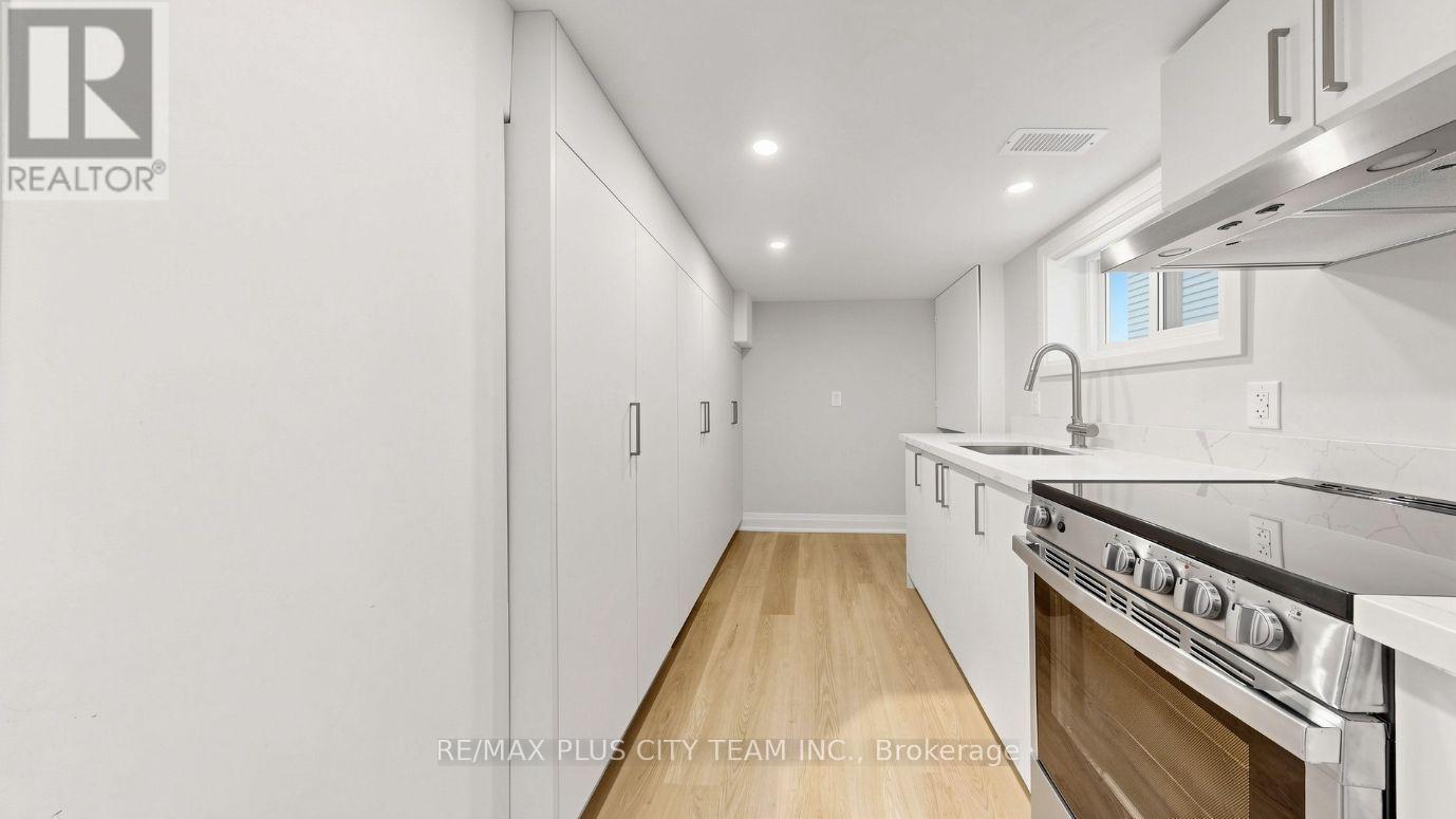 Bsmt - 9 Lesmount Avenue, Toronto, Ontario  M4J 3V5 - Photo 10 - E13733282