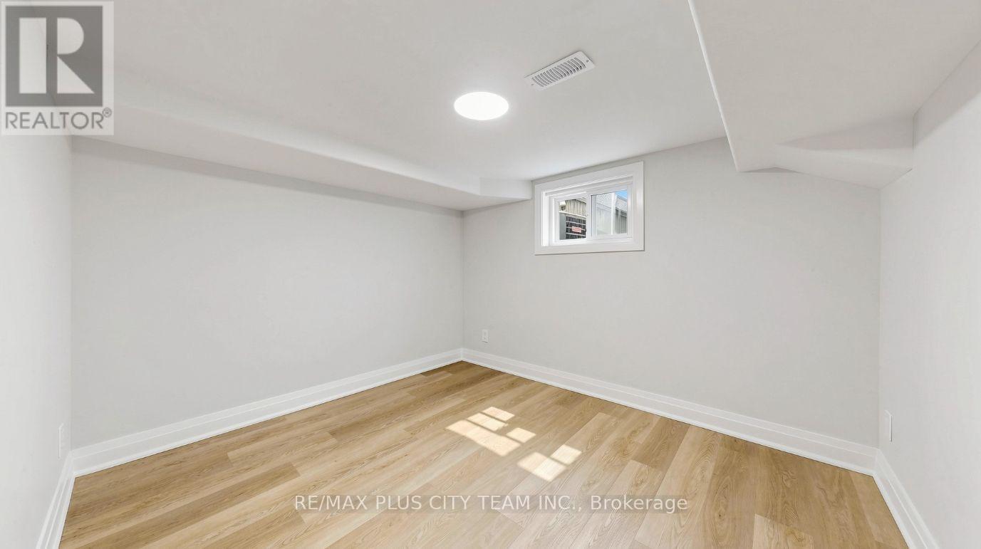 Bsmt - 9 Lesmount Avenue, Toronto, Ontario  M4J 3V5 - Photo 14 - E13733282