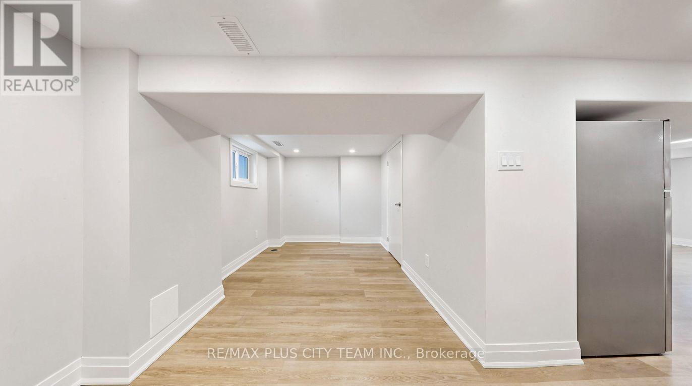 Bsmt - 9 Lesmount Avenue, Toronto, Ontario  M4J 3V5 - Photo 4 - E13733282