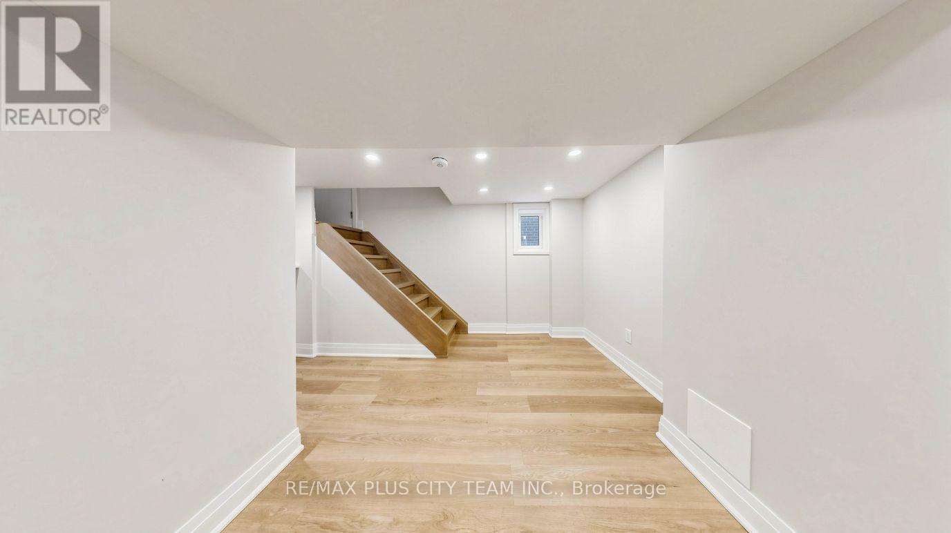 Bsmt - 9 Lesmount Avenue, Toronto, Ontario  M4J 3V5 - Photo 7 - E13733282