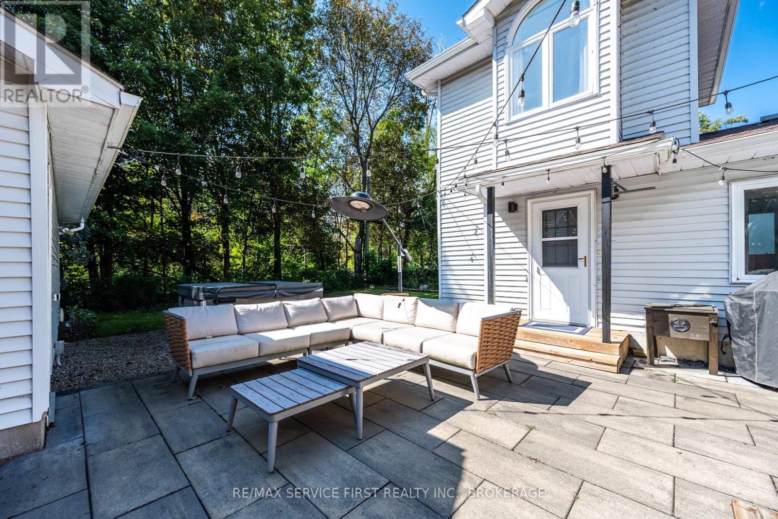 447 Mcewen Drive, Kingston (City Southwest), Ontario  K7M 3W6 - Photo 4 - X13733904