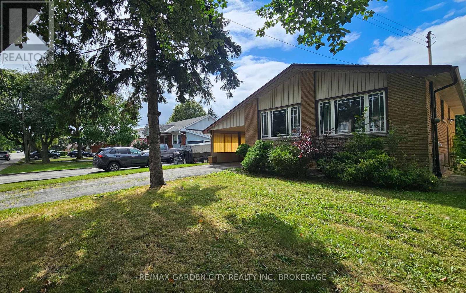 48 Manning Avenue, Hamilton, Ontario  L9A 3E7 - Photo 2 - X13733950