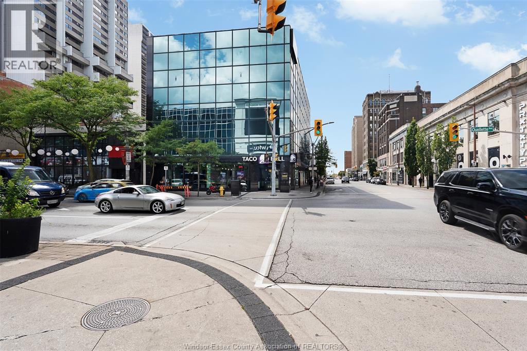 301 Ouellette, Windsor, Ontario  N9A 4J4 - Photo 2 - 26021218