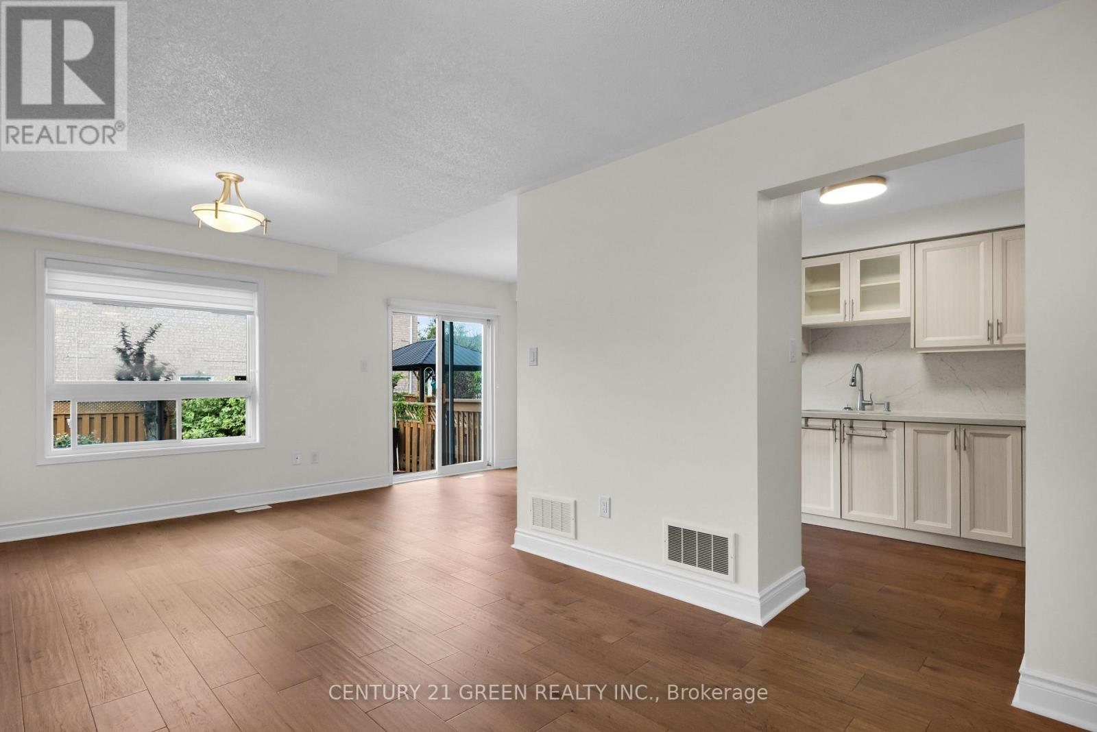3081 Hawktail Crescent, Mississauga, Ontario  L5M 6W8 - Photo 7 - W13733910
