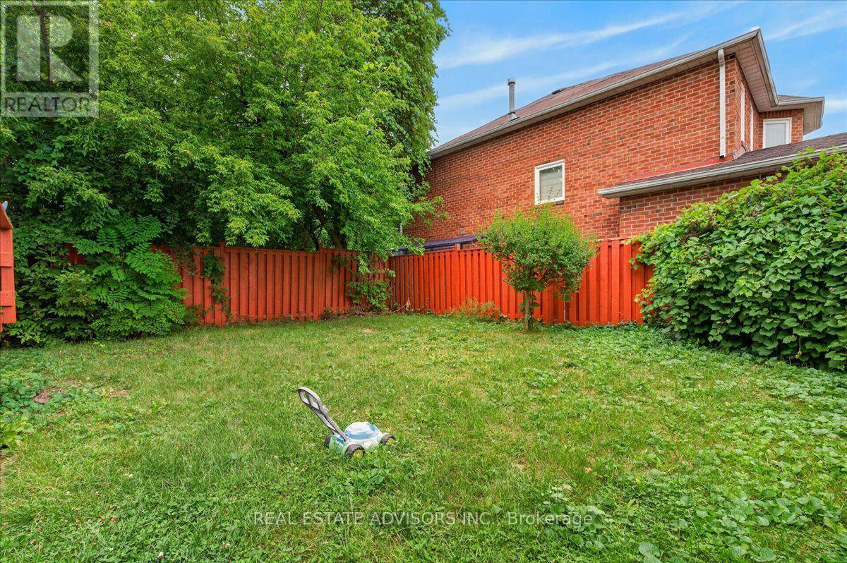 36 Mount Pleasant Drive, Brampton, Ontario  L6Z 1K2 - Photo 3 - W13733944