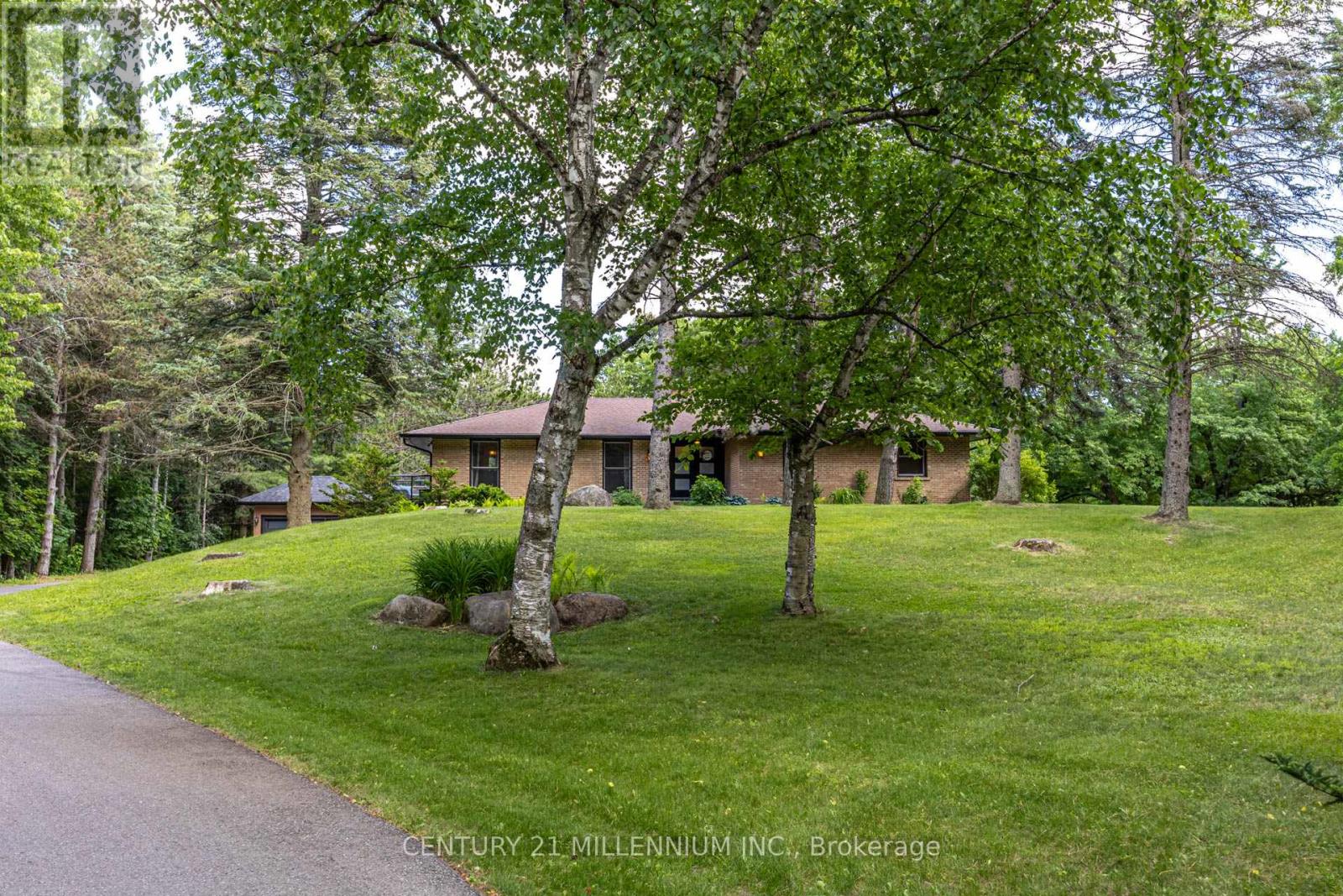 44 Gibson Lake Drive, Caledon, Ontario  L7E 4B2 - Photo 3 - W13563894