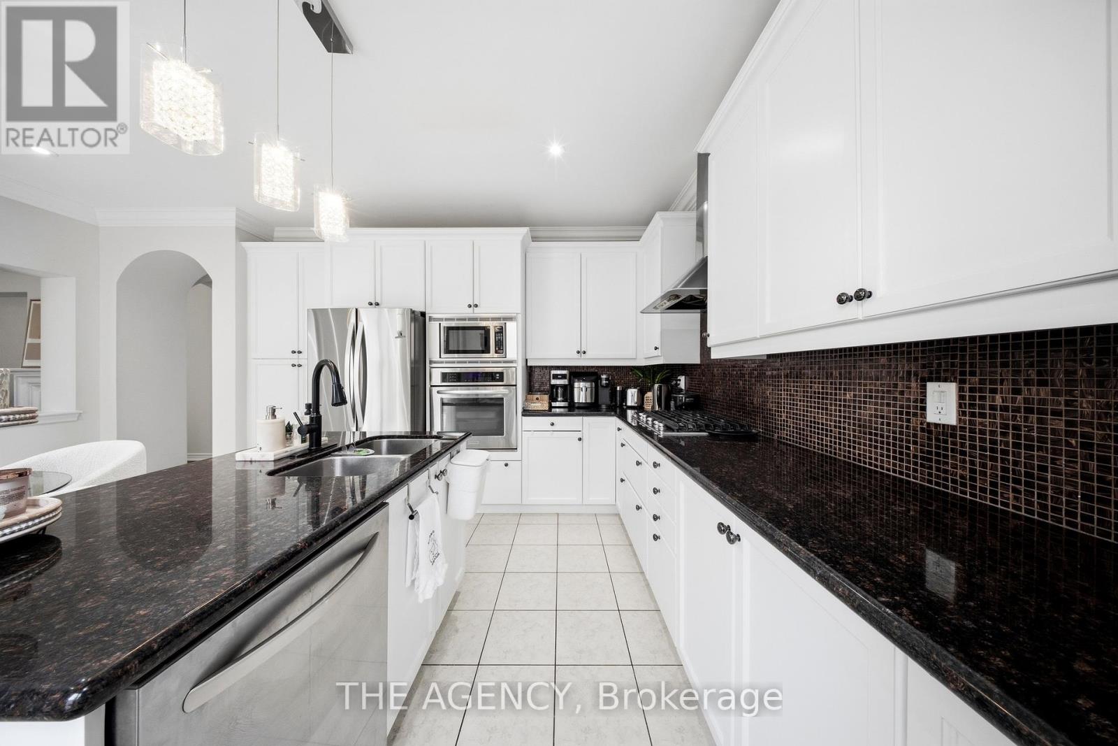 36 Zoran Lane, Vaughan, Ontario  L6A 4G1 - Photo 17 - N13250238
