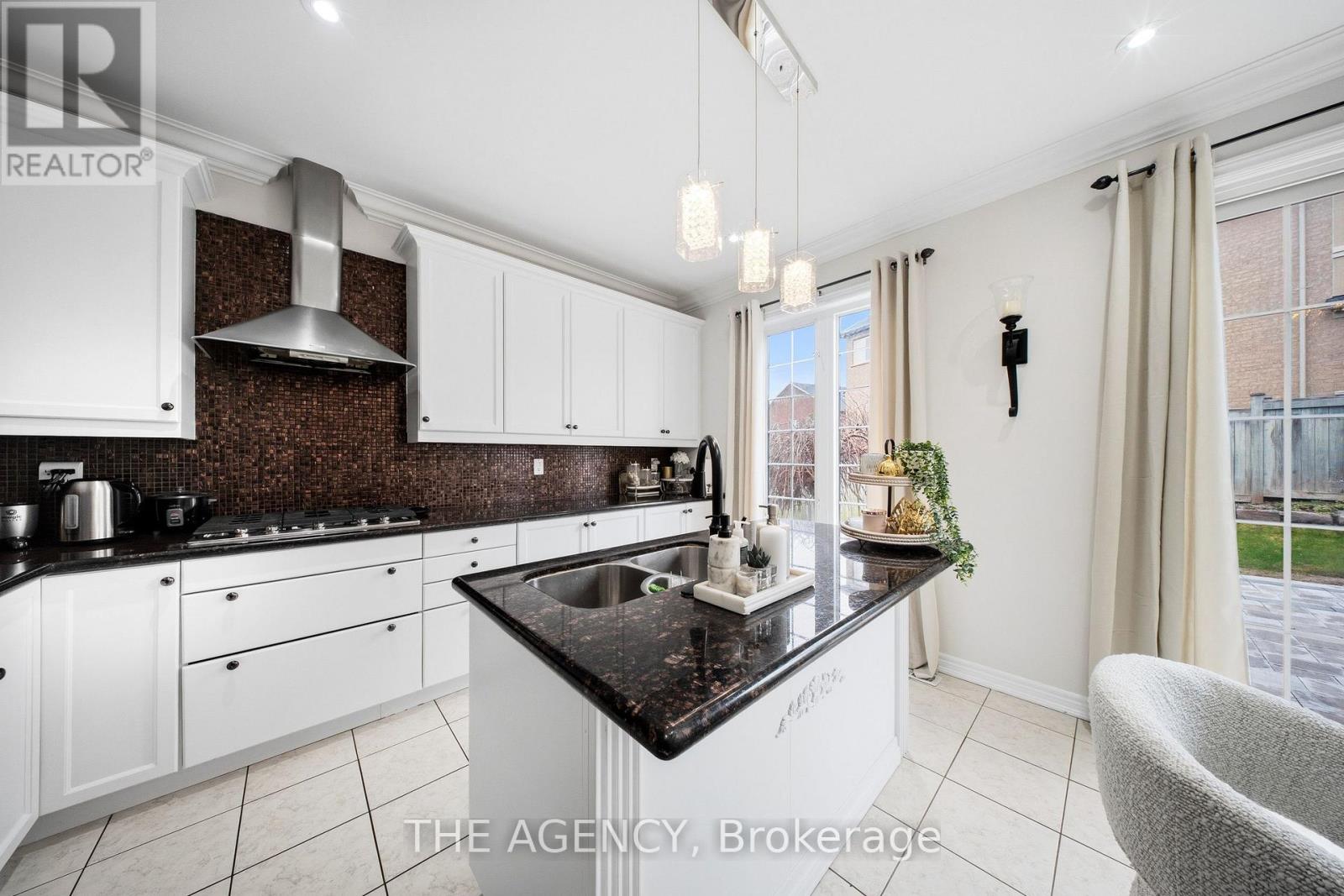 36 Zoran Lane, Vaughan, Ontario  L6A 4G1 - Photo 19 - N13250238