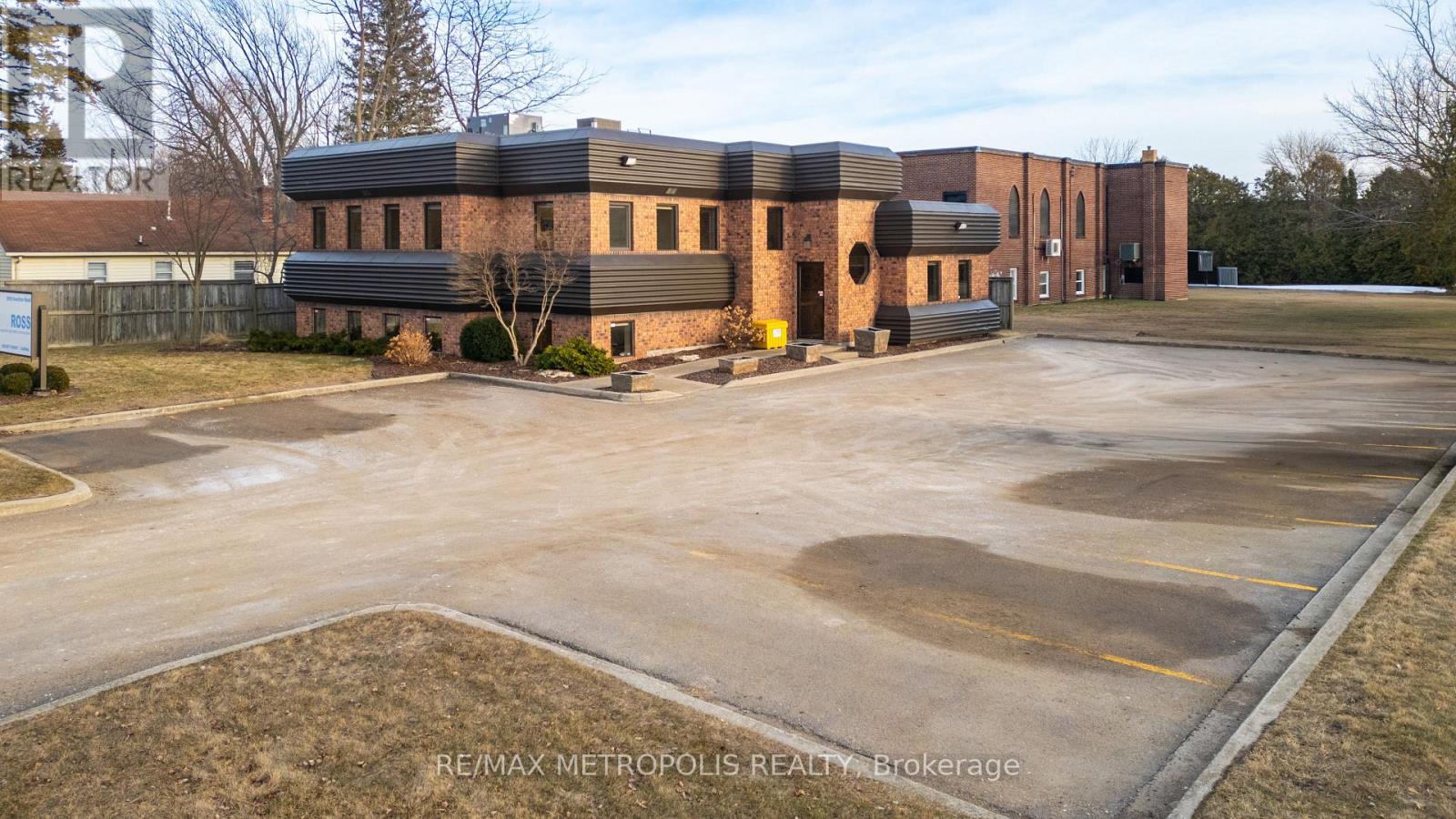2695 Hamilton Road, Sarnia, Ontario  N0N 1C0 - Photo 2 - X13733860