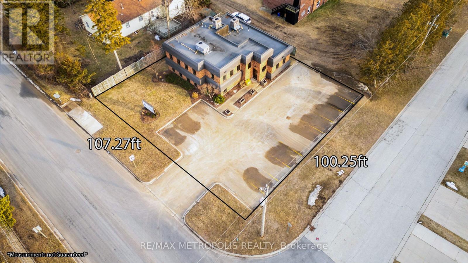 2695 Hamilton Road, Sarnia, Ontario  N0N 1C0 - Photo 3 - X13733860