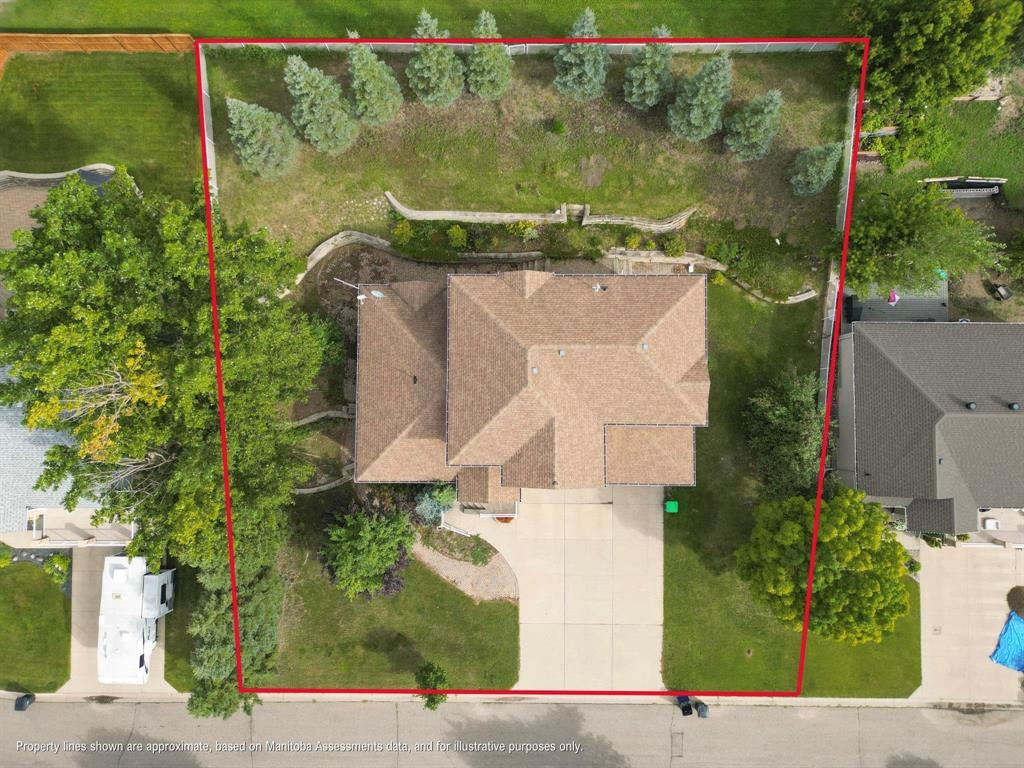 9 Galbraith Crescent, Brandon, Manitoba  R7A 6V4 - Photo 2 - 202621905