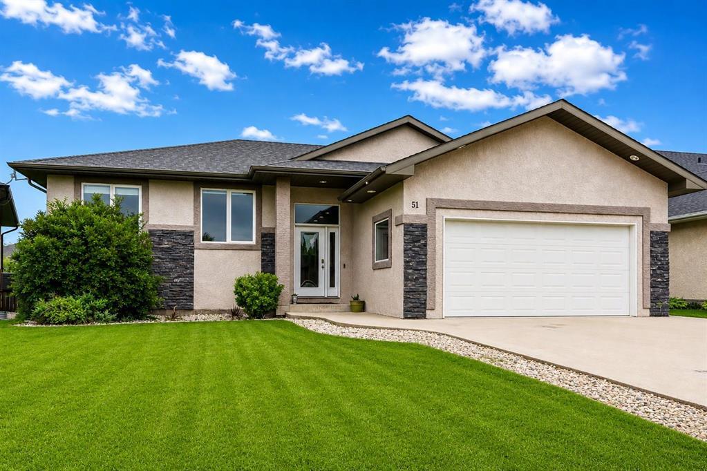 51 CARILLON Way, Steinbach, Manitoba