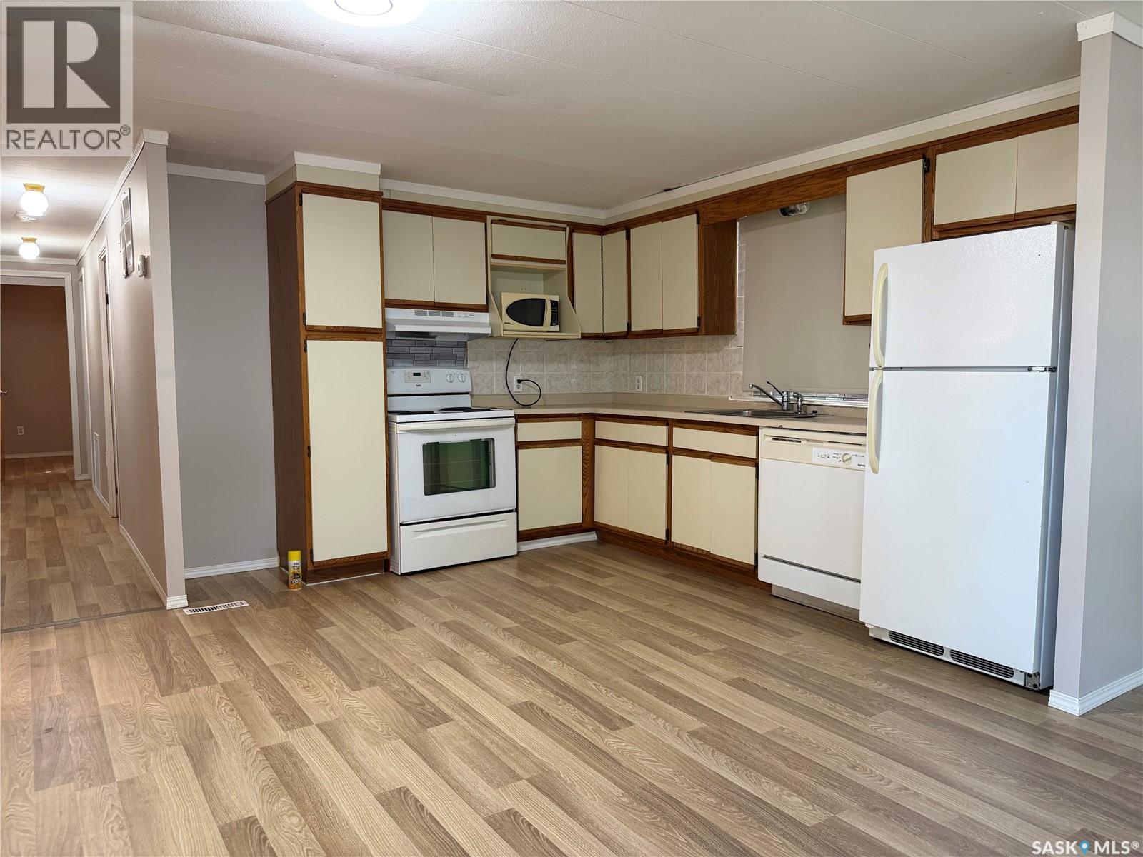 104 4th Avenue, Melfort, Saskatchewan  S0E 1A0 - Photo 9 - SK047182