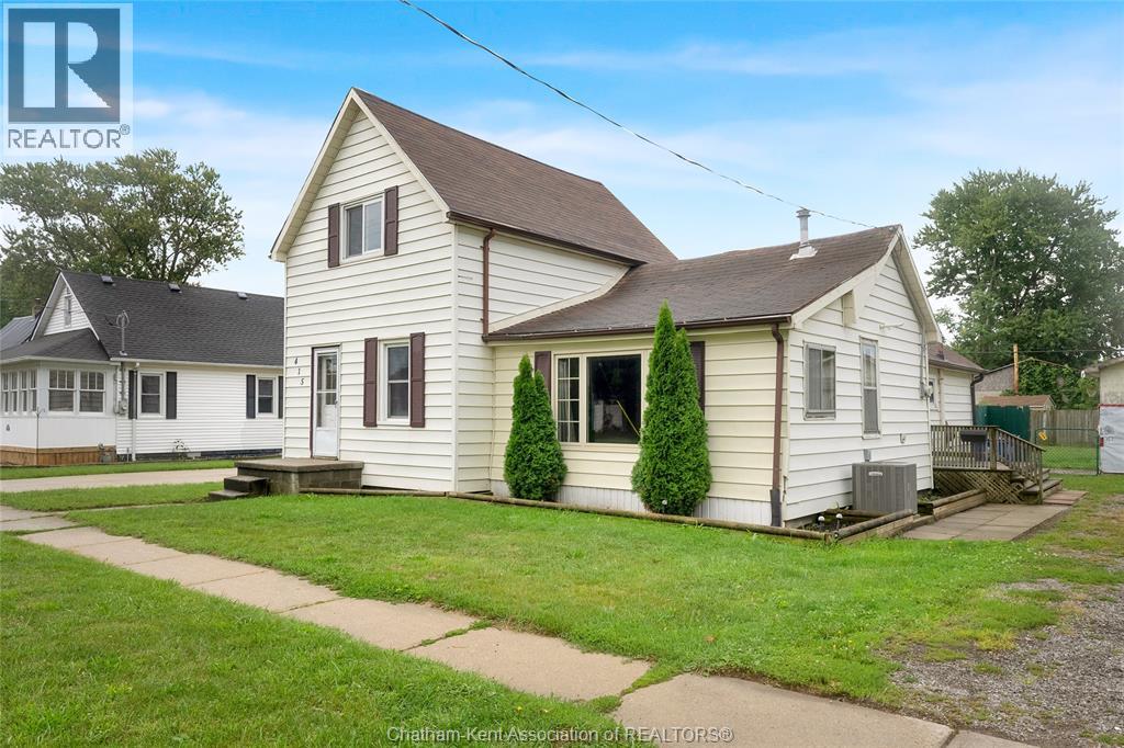 415 Queen Street, Wallaceburg, Ontario  N8A 1G8 - Photo 2 - 26020836