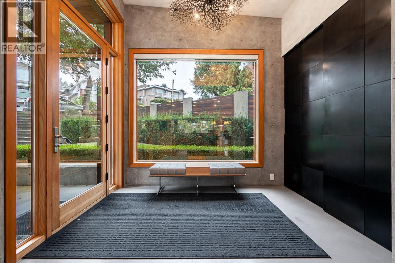 7317 Barnet Road, Burnaby, British Columbia  V5A 1E5 - Photo 10 - R3155927