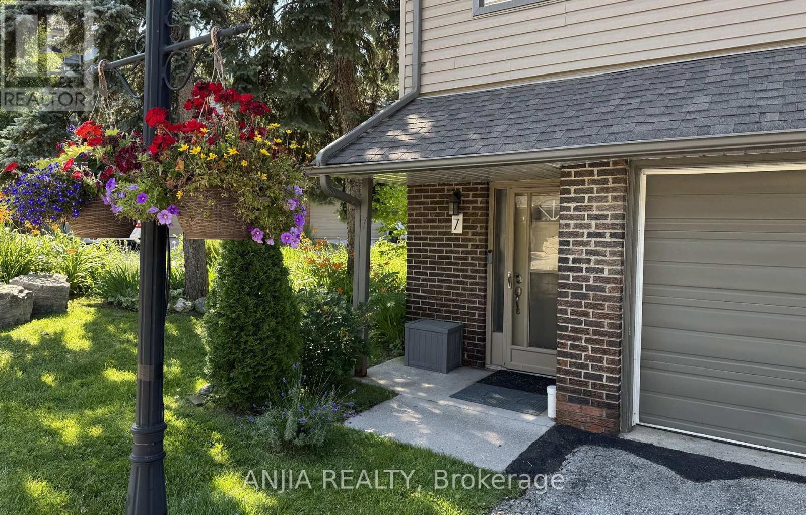 7 Purple Sageway, Toronto, Ontario  M2H 2Z6 - Photo 2 - C13730966