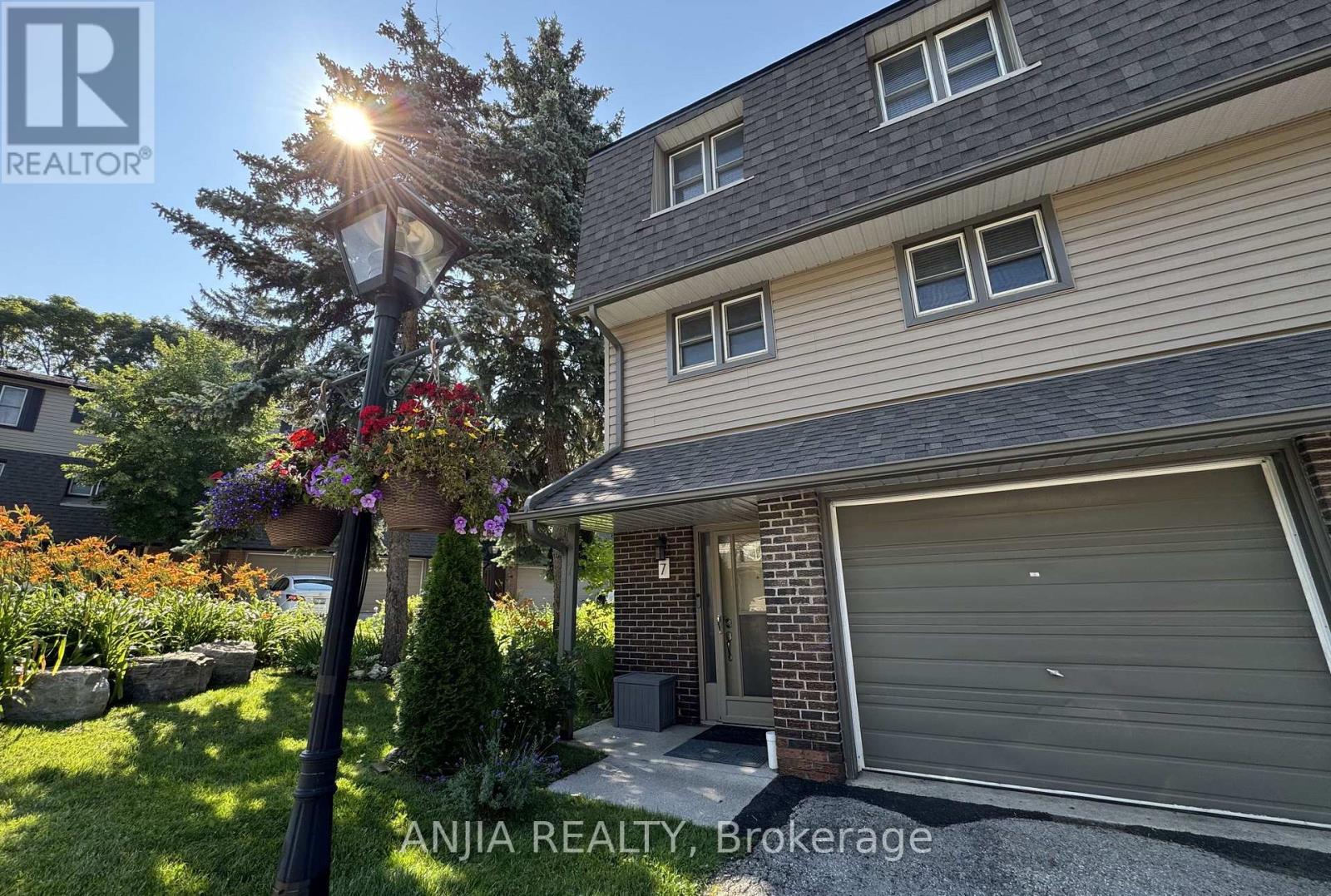 7 Purple Sageway, Toronto, Ontario  M2H 2Z6 - Photo 4 - C13730966