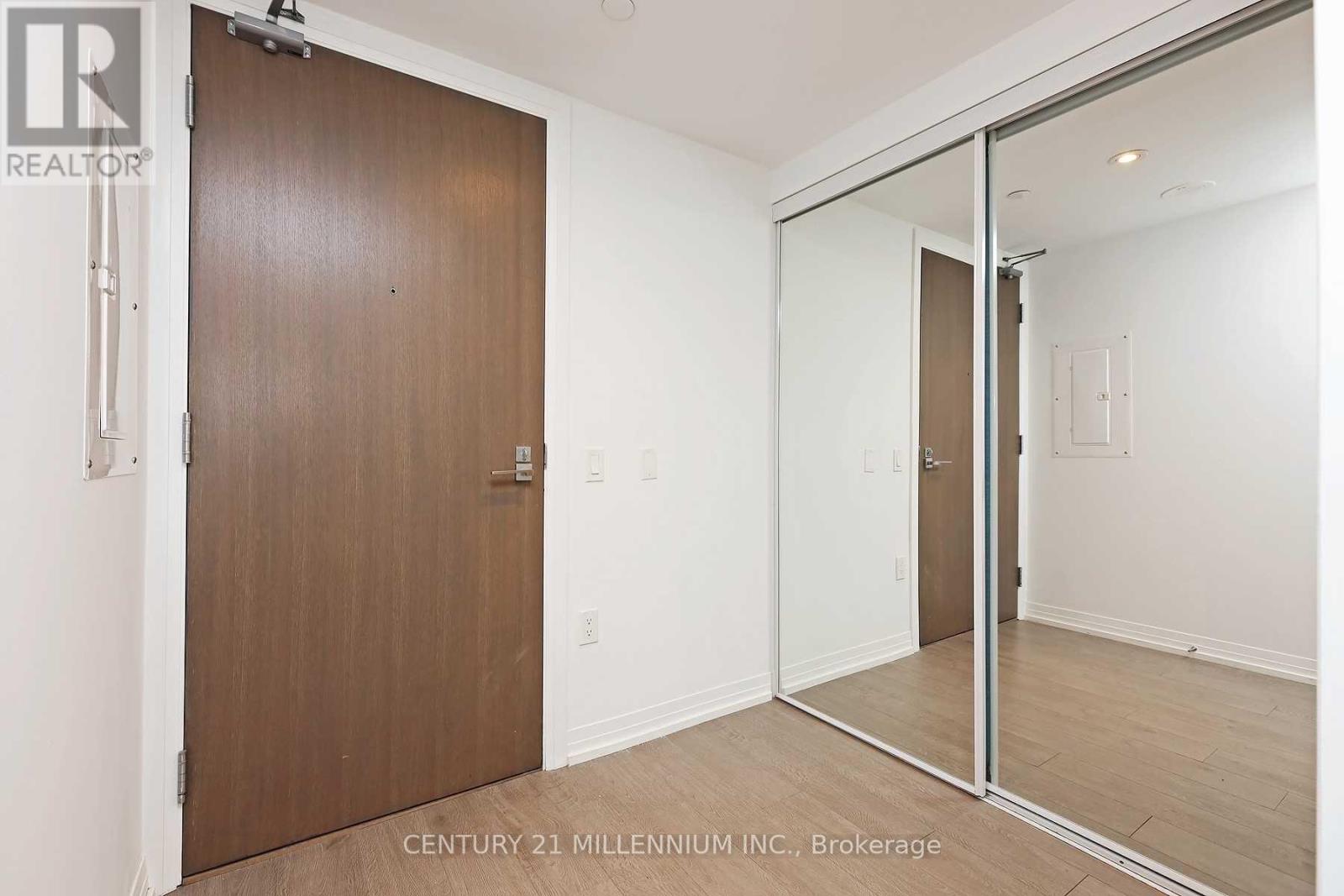 819 - 251 Jarvis Street, Toronto, Ontario  M5B 0C3 - Photo 2 - C13734144