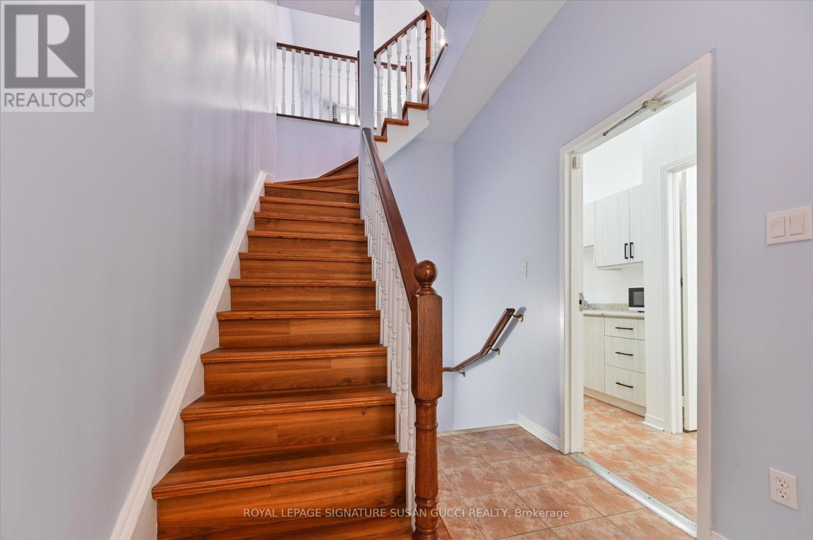 41 Blair Street, Toronto, Ontario  M4B 3N5 - Photo 4 - E13734056