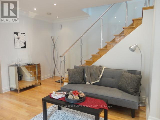 Suite 2 - 33 Connaught Avenue, Toronto (Greenwood-Coxwell), Ontario  M4L 2V8 - Photo 3 - E13734140