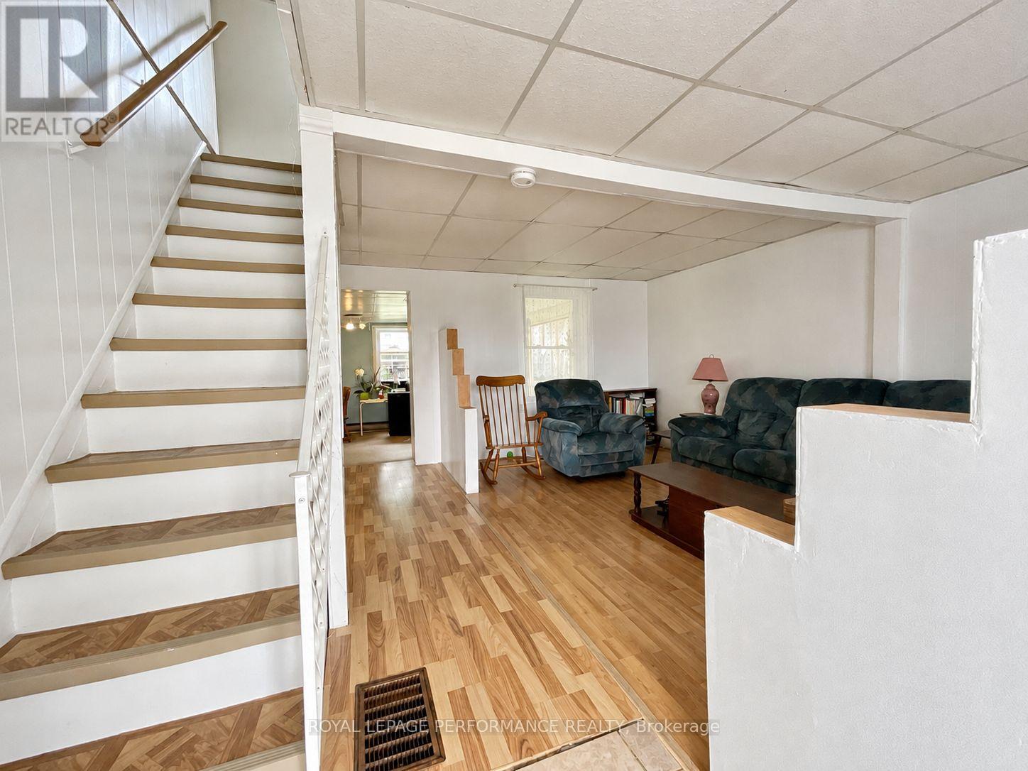 232 Regent Street, Hawkesbury, Ontario K6A 1E9 - Photo 2 - X13733988