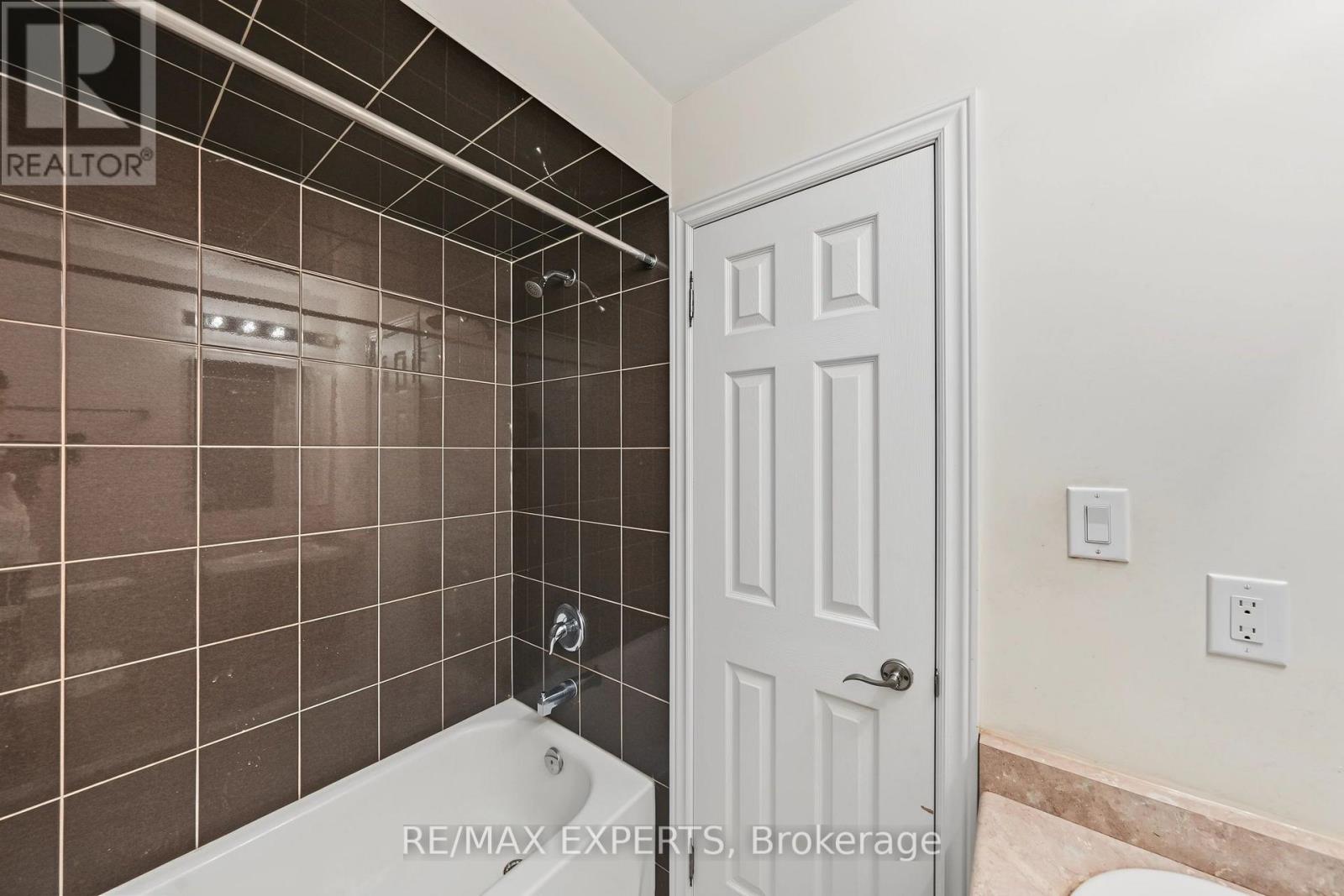 39 Naylor Drive, Bradford West Gwillimbury (Bradford), Ontario  L3Z 0K1 - Photo 21 - N13733958