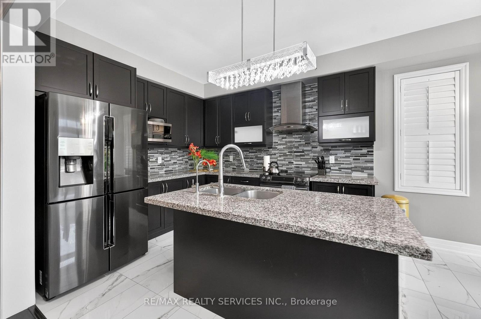484 Greenwood Drive, Essa (Angus), Ontario  L0M 1B4 - Photo 18 - N13734010