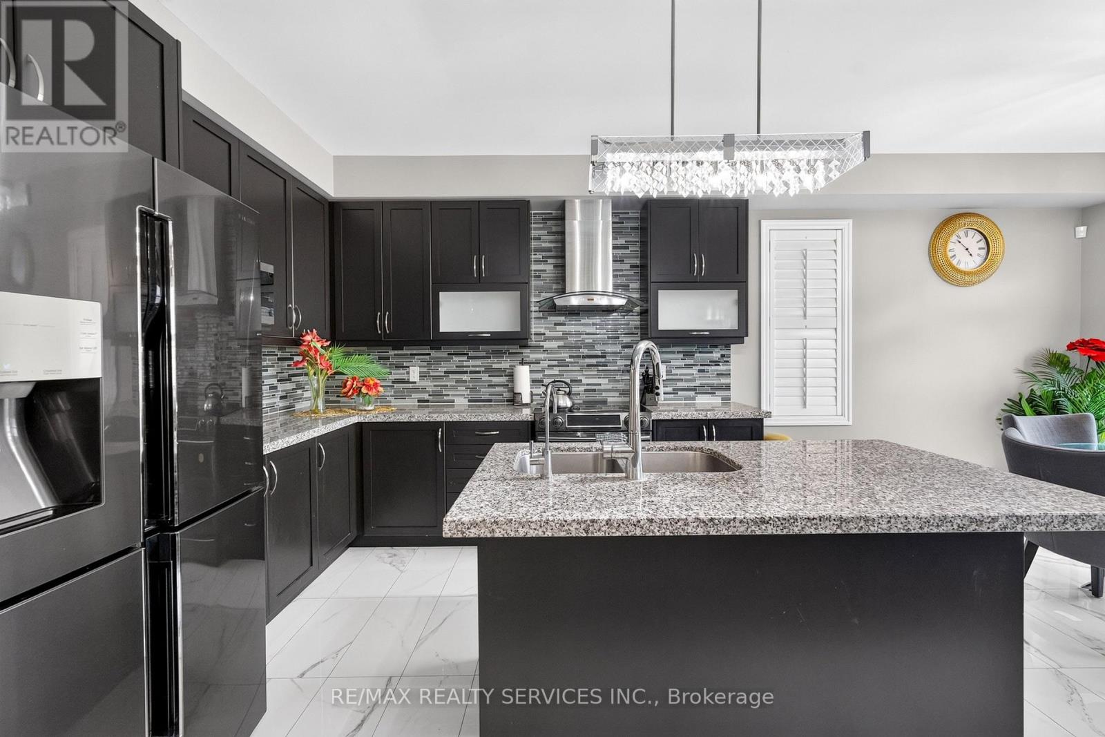 484 Greenwood Drive, Essa (Angus), Ontario  L0M 1B4 - Photo 19 - N13734010