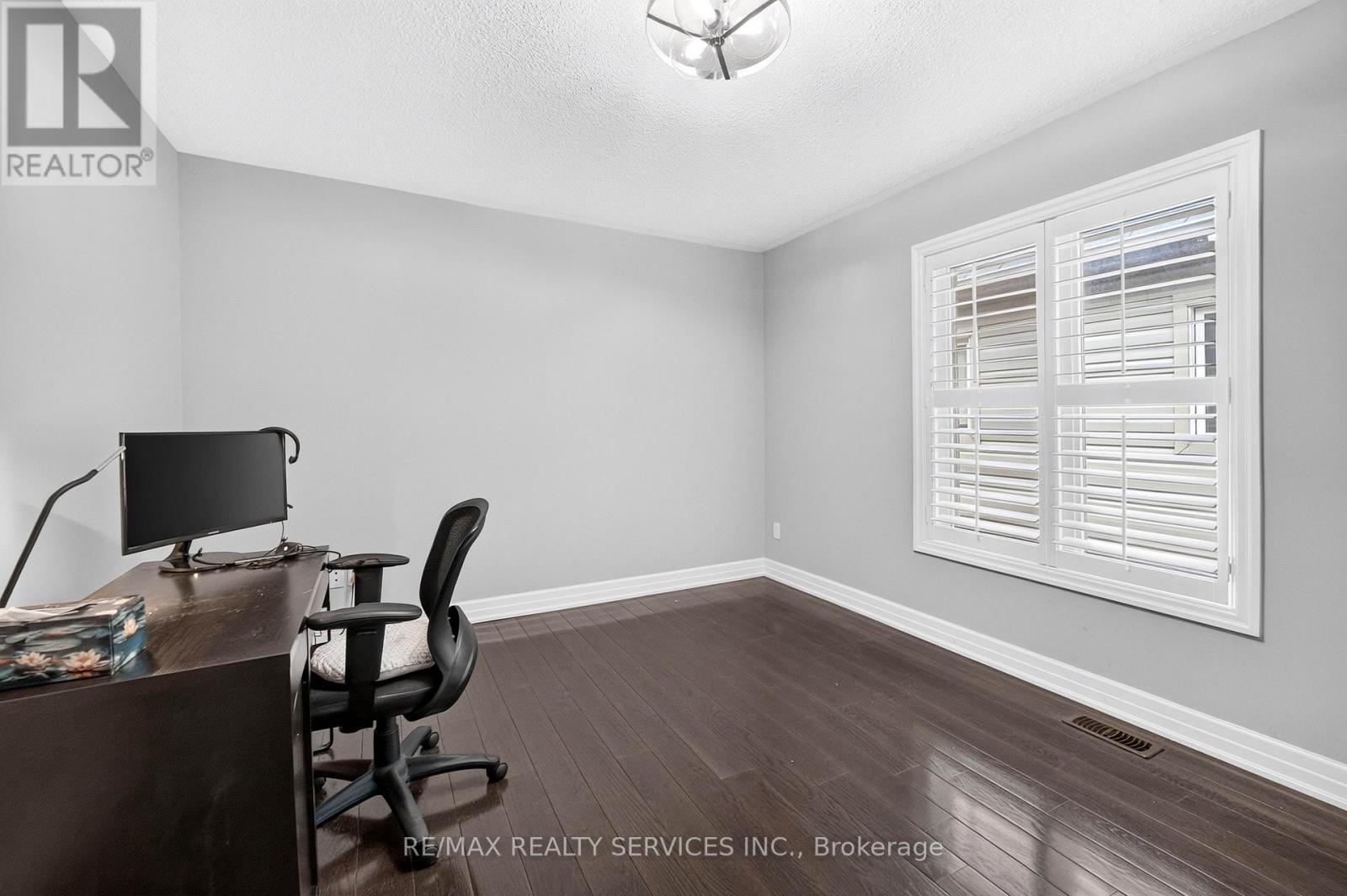484 Greenwood Drive, Essa (Angus), Ontario  L0M 1B4 - Photo 32 - N13734010