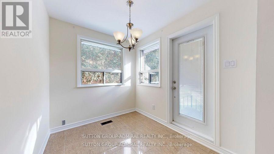 Upper - 129 Crestwood Road, Vaughan, Ontario  L4J 1A7 - Photo 15 - N13734038