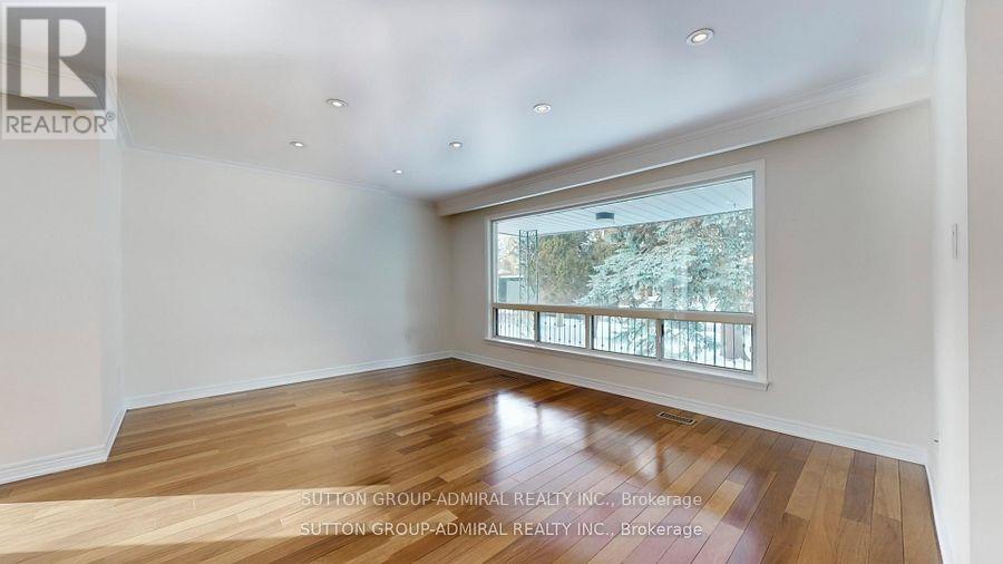 Upper - 129 Crestwood Road, Vaughan, Ontario  L4J 1A7 - Photo 4 - N13734038