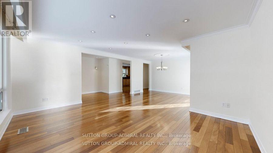 Upper - 129 Crestwood Road, Vaughan, Ontario  L4J 1A7 - Photo 6 - N13734038