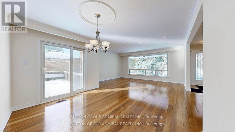 Upper - 129 Crestwood Road, Vaughan, Ontario  L4J 1A7 - Photo 8 - N13734038