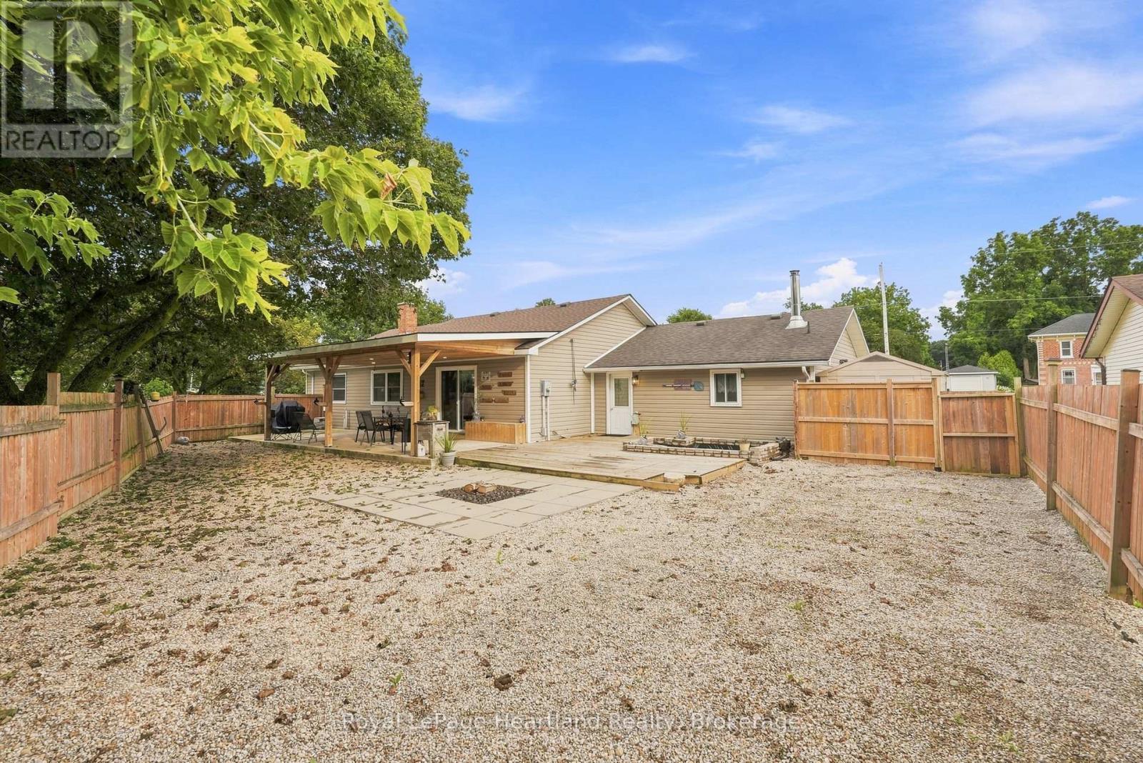 1041 Main Street, Howick, Ontario  N0G 2X0 - Photo 33 - X13734062