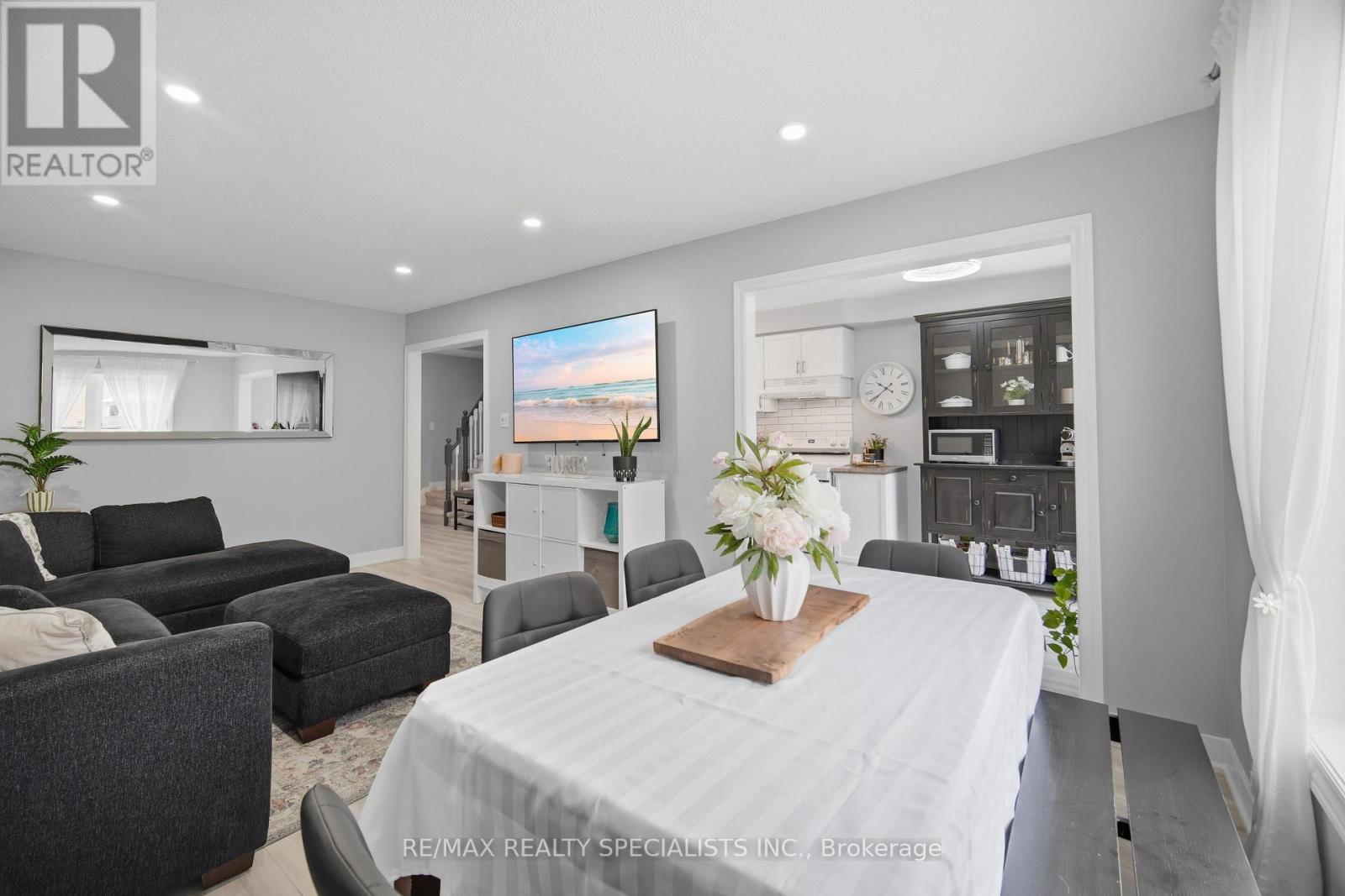 69 Wood Circle, Caledon, Ontario  L7E 1R4 - Photo 3 - W13516584