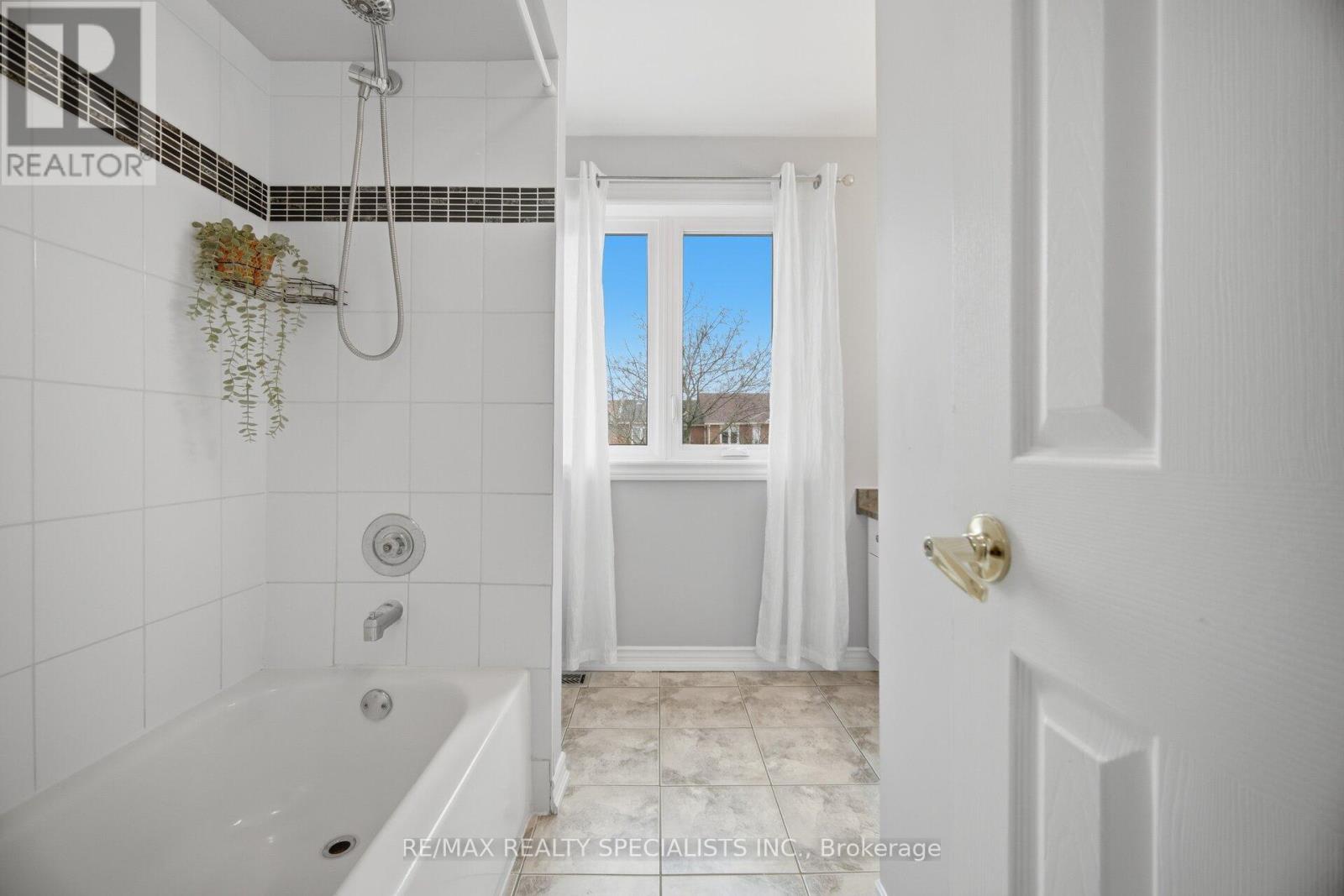 69 Wood Circle, Caledon, Ontario  L7E 1R4 - Photo 18 - W13516584