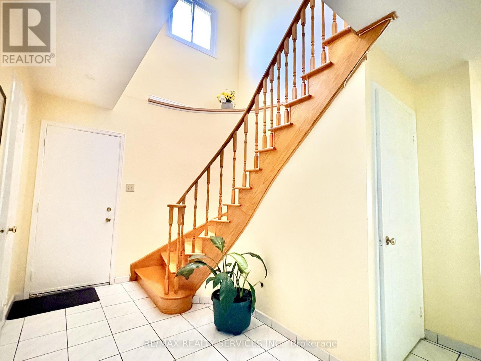 4460 Ashley Avenue, Mississauga, Ontario  L5R 2A2 - Photo 4 - W13525788