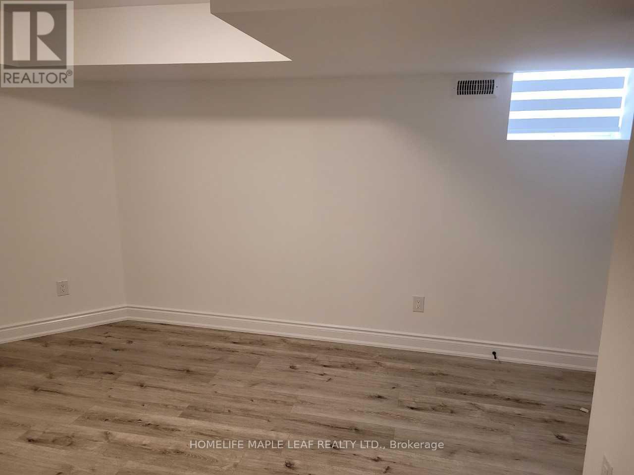 19 Freshspring Drive, Brampton, Ontario  L6R 3H6 - Photo 5 - W13667666
